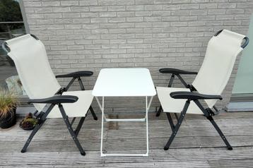 Tuinstoelen + tafel beschikbaar voor biedingen
