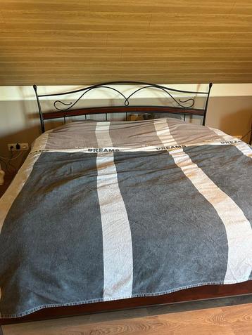 Bed 2 pers +Lattoflex 2 stuks +Matras +Bank Als Nieuw beschikbaar voor biedingen