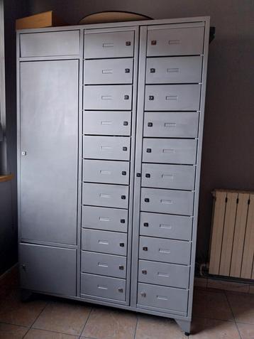 Armoire industrielle à vendre ou échange  