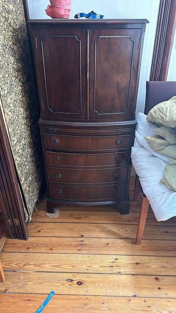Beau meuble bar ancien beschikbaar voor biedingen