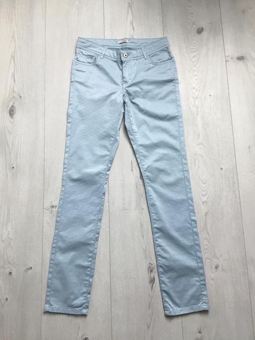Nieuw! Atmos lichtblauwe broek met lichte glans maat 36/38, Kleding | Dames, Broeken en Pantalons, Nieuw, Maat 36 (S), Blauw, Lang