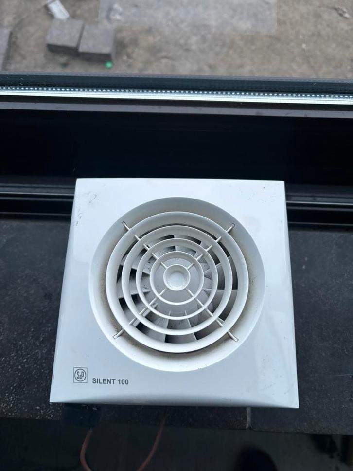 Toilet accessoires/ led, handdroger, afzuig, tork, wasbakje…, Doe-het-zelf en Bouw, Sanitair, Zo goed als nieuw, Toilet, Ophalen