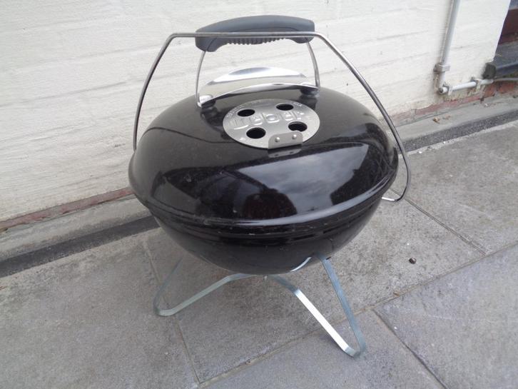 Weber BBQ dia 37 cm hoogte 50 cm, Tuin en Terras, Houtskoolbarbecues, Zo goed als nieuw, Met accessoires, Ophalen