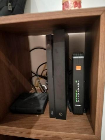 Xbox one x à vendre avec 15 jeux et une manette, Enlèvement, Comme neuf, Xbox One