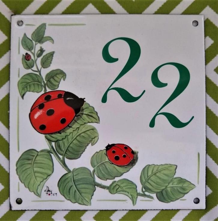 nieuw - Huisnummer 22 emailplaat met lieve heers beestjes, Huis en Inrichting, Woonaccessoires | Lijsten, Nieuw, Minder dan 50 cm