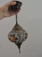 Oosterse mozaiek klein hanglampje met lamp, leuke kleuren, Comme neuf, Métal, Oosters, Enlèvement ou Envoi