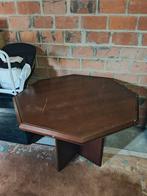 Achthoekige tafel, Ophalen