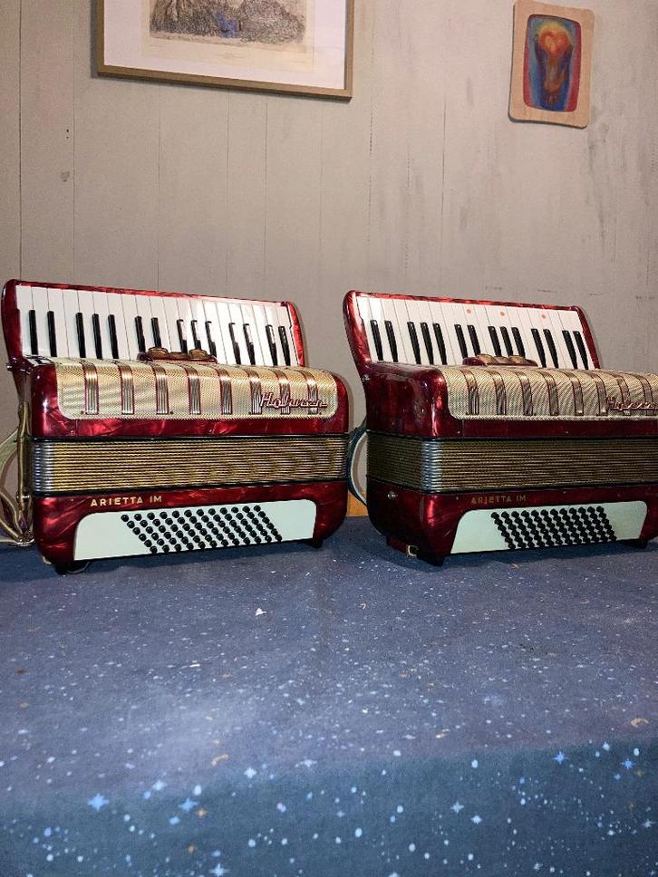 2 Accordeons Hohner Arietta Im, Muziek en Instrumenten, Accordeons, Gebruikt, Toetsaccordeon, 72-bas, Hohner, Met koffer, Met riemen