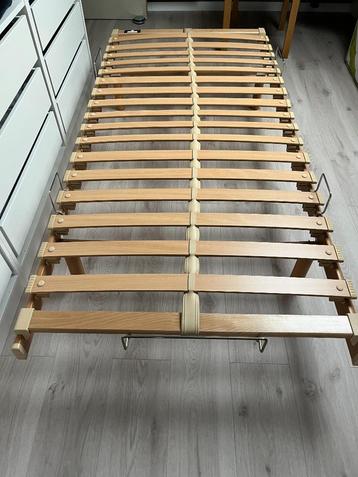 Lattenbodem + matras 90x200cm beschikbaar voor biedingen