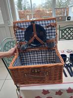 Nieuwe rieten mand voor picknick0, Ophalen