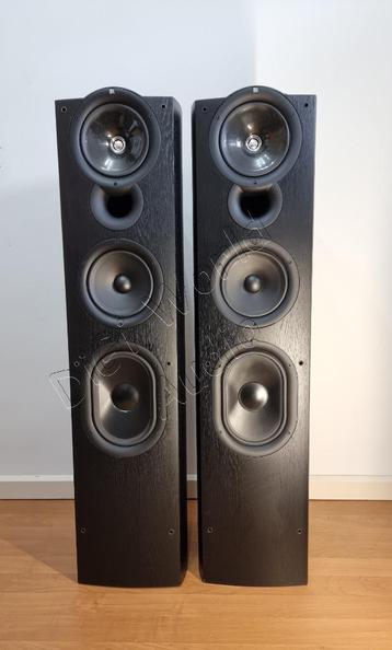 KEF Q11 in de unieke kleur Black ash beschikbaar voor biedingen