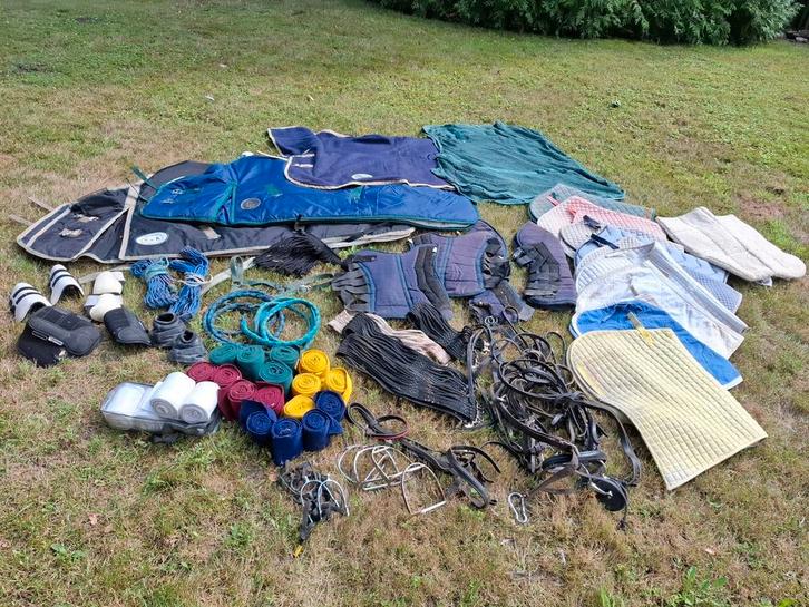 Paardengerief: dekens, dekjes, bandages, hoofdstellen, ..., Dieren en Toebehoren, Paarden en Pony's | Dekens en Dekjes, Zo goed als nieuw