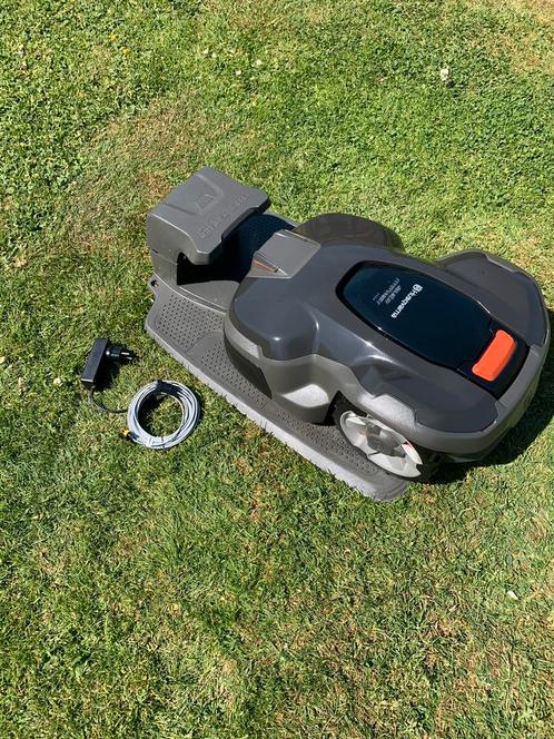 Grasrobot husqvarna Automower 415x robotmaaier, Tuin en Terras, Robotmaaiers, Zo goed als nieuw, Ophalen of Verzenden