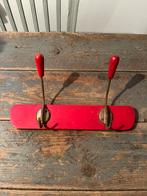 VINTAGE KAPSTOK HOUT METAAL ROOD ZEER MOOI EN IN ORDE!, Huis en Inrichting, Wandkapstok, Ophalen of Verzenden, Zo goed als nieuw