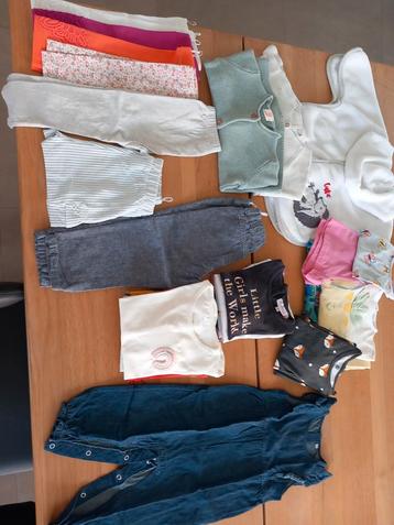 Kinderkledij meisje 92-98 beschikbaar voor biedingen