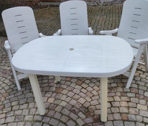 Table de jardin avec 3 chaises, Jardin & Terrasse, Ensembles de jardin, Utilisé, Salons de jardin, Synthétique, 3 places, Table à dinner
