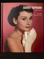 AUDREY HEPBURN A life in pictures 2009 Engels, Personen, Diverse auteurs, Ophalen of Verzenden, Zo goed als nieuw
