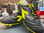 Diadora Voetbalschoenen 6 noppen lot 1, Sports & Fitness, Enlèvement, Neuf, Chaussures