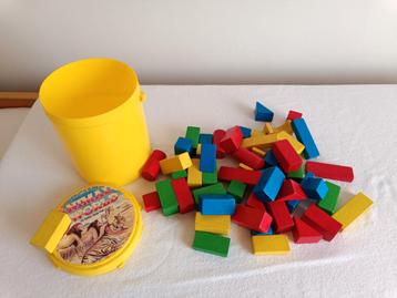 Houten blokken, speelblokken  beschikbaar voor biedingen
