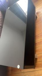 Table miroir noire, Enlèvement