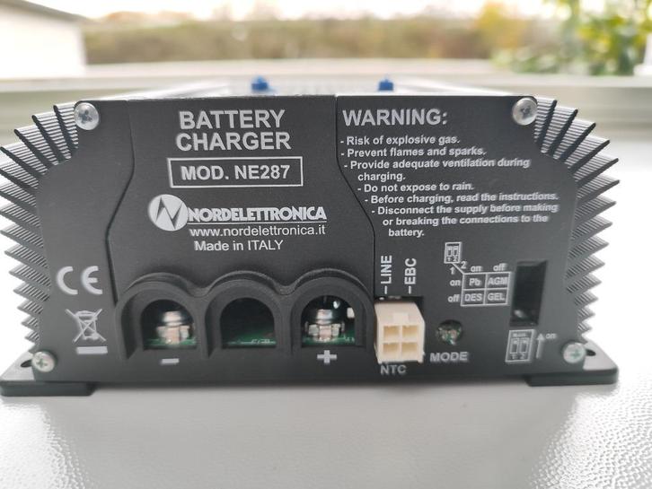 Batterijlader NE287 21A voor mobilhome, Caravans en Kamperen, Mobilhome-accessoires, Zo goed als nieuw, Ophalen