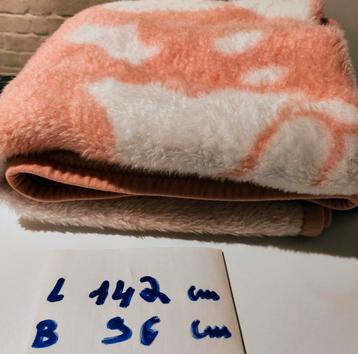 GROOT WARM ''NIEUW'' DEKENTJE 'MINNIE MOUSE'' beschikbaar voor biedingen