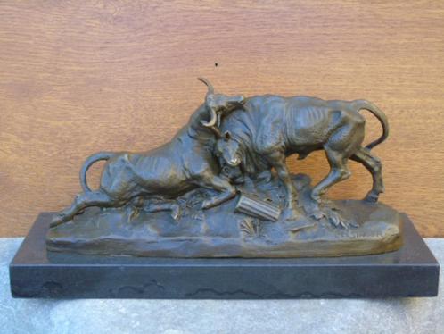 gesigneerd bronzen stierenbeeld, stierengevecht, Antiek en Kunst, Antiek | Brons en Koper, Brons, Ophalen