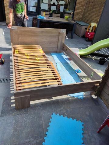 Bed 160x200 beschikbaar voor biedingen
