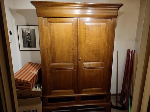 19e-eeuwse massieve eikenhouten kledingkast, Huis en Inrichting, Kasten | Kleerkasten, Zo goed als nieuw, 150 tot 200 cm, 100 tot 150 cm