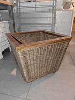Grote, rieten bloembak, Ophalen, Zo goed als nieuw