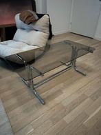 Salontafel van chroom en gerookt glas uit 1970, Huis en Inrichting, Ophalen of Verzenden, Zo goed als nieuw, Glas