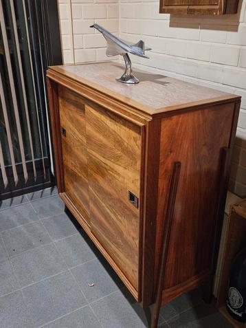Retro Vintage kast beschikbaar voor biedingen