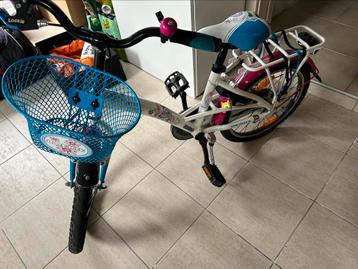 Fiets Loekie 18 inch + helm maat S beschikbaar voor biedingen