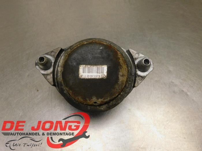 Support moteur d'un Mercedes C-Klasse, Autos : Pièces & Accessoires, Suspension & Châssis, Mercedes-Benz, Utilisé, 3 mois de garantie