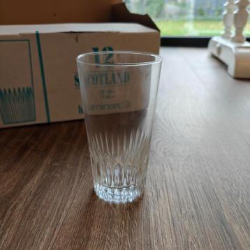 12 bierglazen (pint) beschikbaar voor biedingen