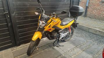 Honda CBF125, Motoren, Particulier, 125 cc, 11 kW of minder, Naked bike