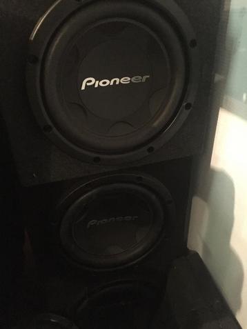 Pioneer subwoofers met kist beschikbaar voor biedingen