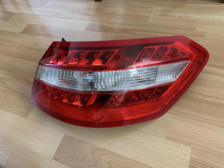Achterlicht rechts Mercedes E-klasse W212 sedan 2009 - 2012, Auto-onderdelen, Verlichting, Mercedes-Benz, Gebruikt, Ophalen of Verzenden