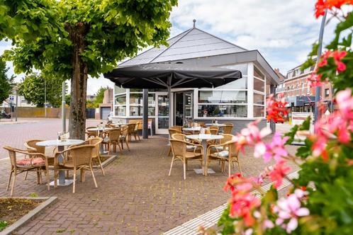 Compleet terras 24 stoelen incl kussens en 6 tafels rond 80, Tuin en Terras, Tuinstoelen, Gebruikt, Wicker, Stapelbaar, Ophalen