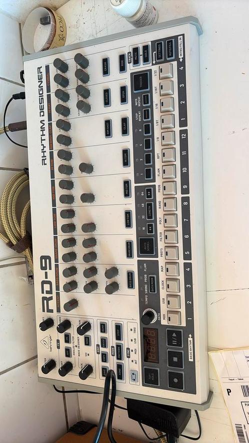 Acheté en juillet elle est neuve, Muziek en Instrumenten, Drumcomputers, Zo goed als nieuw, Ophalen