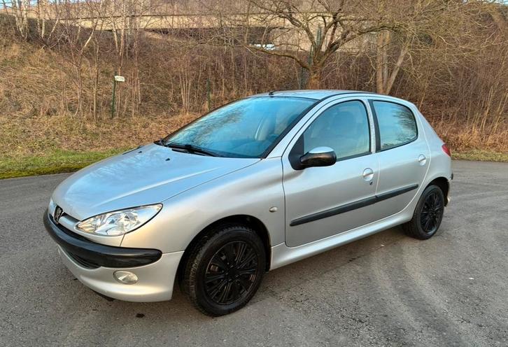 Peugeot 206 prête à immatriculer, Autos, Peugeot, Entreprise, ABS, Airbags, Ordinateur de bord, Verrouillage central, Vitres électriques
