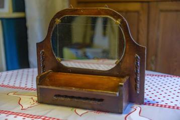 rangement ancien pour peignes en bois avec miroir