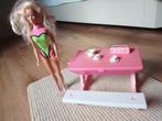 Barbie met Pick - Nick tafel, Kinderen en Baby's, Ophalen of Verzenden, Zo goed als nieuw, Barbie