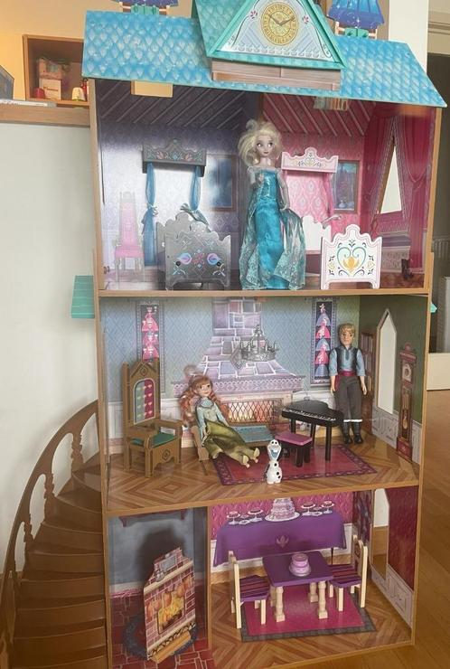 Maison poupées Kidskraft Frozen, Enfants & Bébés, Jouets | Maisons de poupées, Comme neuf, Maison de poupées, Enlèvement