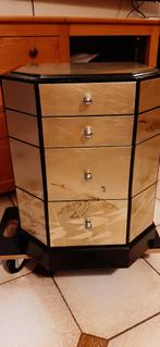 Petit meuble laqué (à tiroirs), Enlèvement, Utilisé