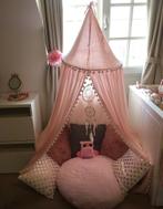 Roze hemelbed met staander, Ophalen, Gebruikt, Gordijnen of Lamellen