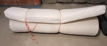 Matras beschikbaar voor biedingen