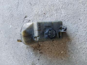 Koelvloeistof reservoir partner en berlingo beschikbaar voor biedingen