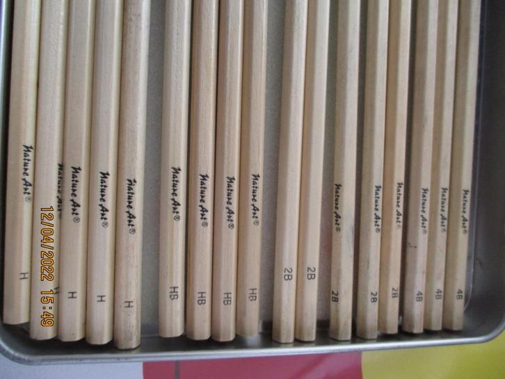 24 nature art potloden, Hobby en Vrije tijd, Tekenen, Nieuw, Potlood of Stift, Ophalen