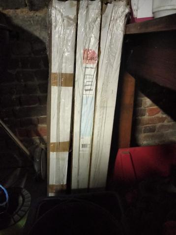 Nog nieuwe opbergrekken (3 stuks) beschikbaar voor biedingen